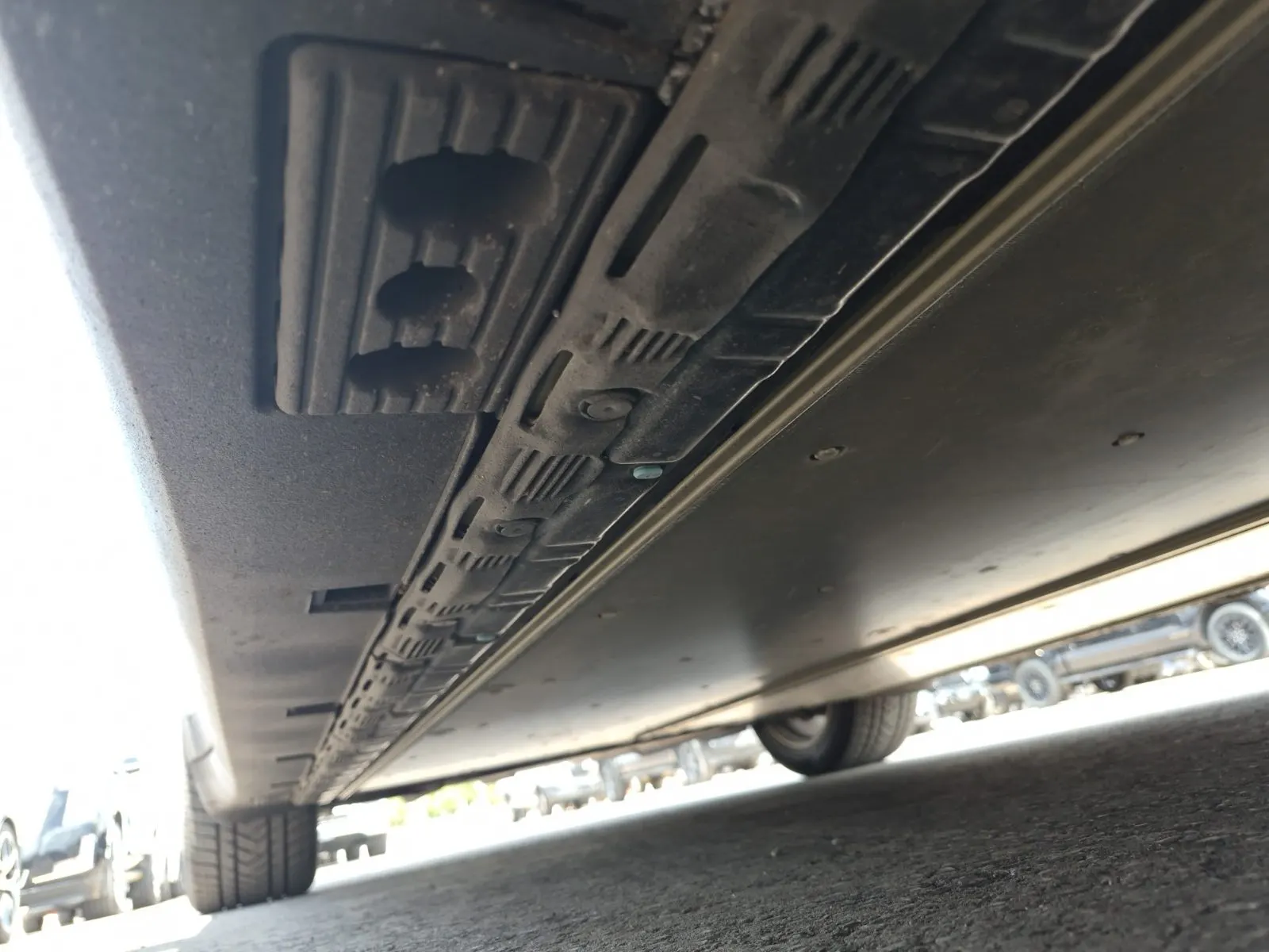 Undercarriage - Passenger Photo