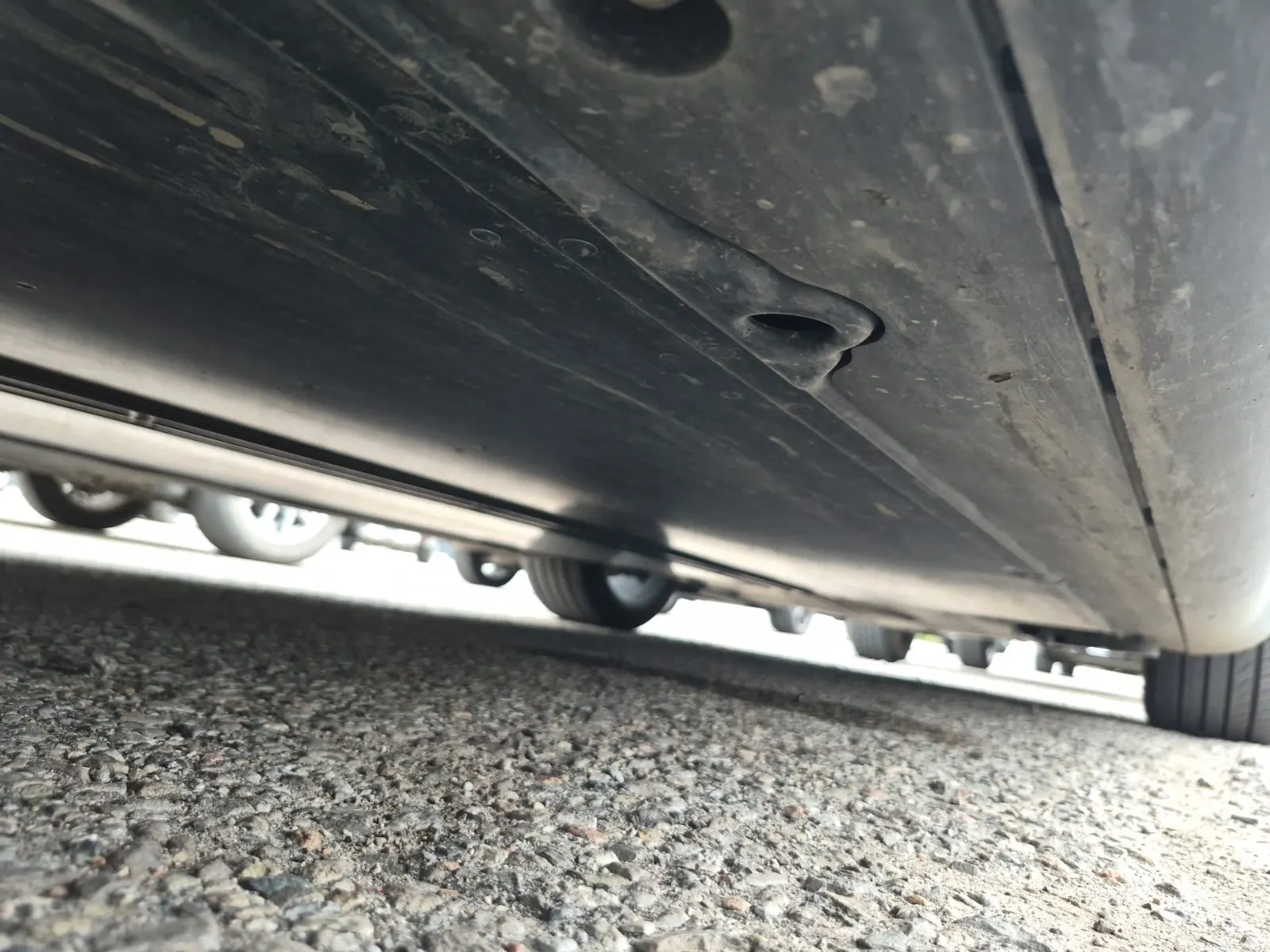 Undercarriage - Passenger Photo