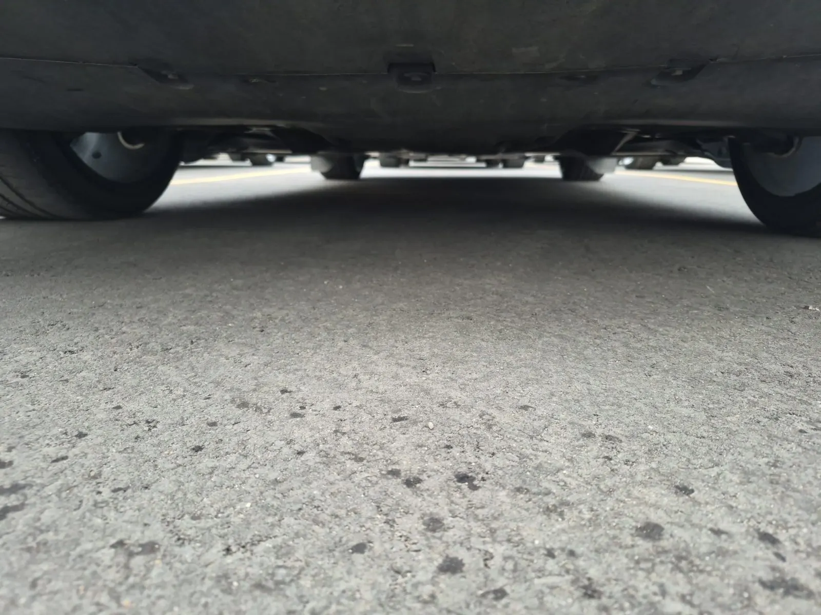 Undercarriage - Rear Photo