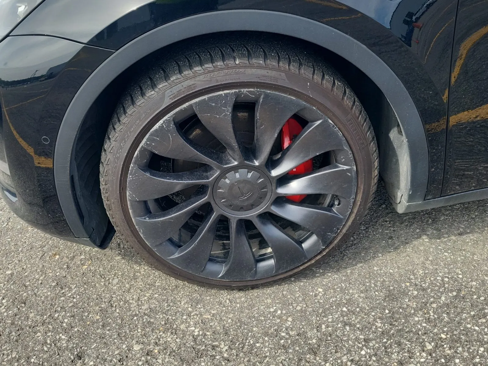 Front driver wheel/tire photo