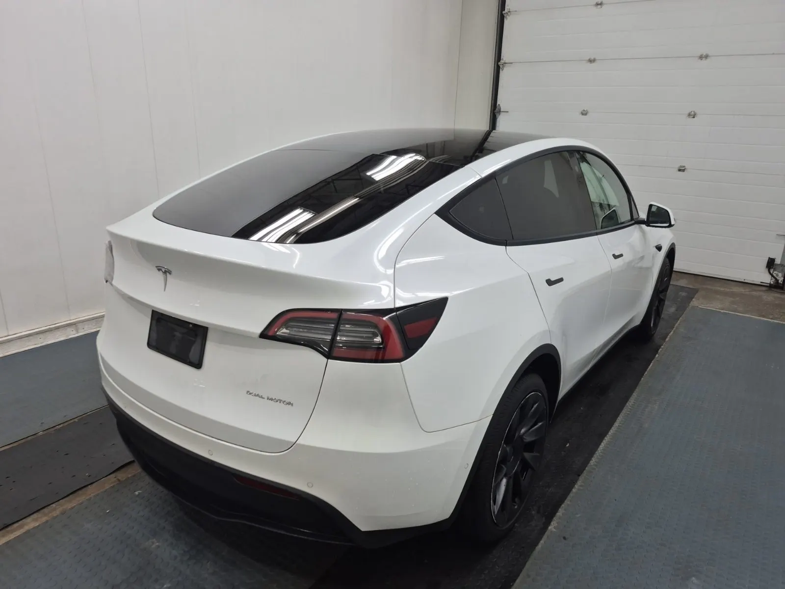 Passenger Rear 3/4 Photo