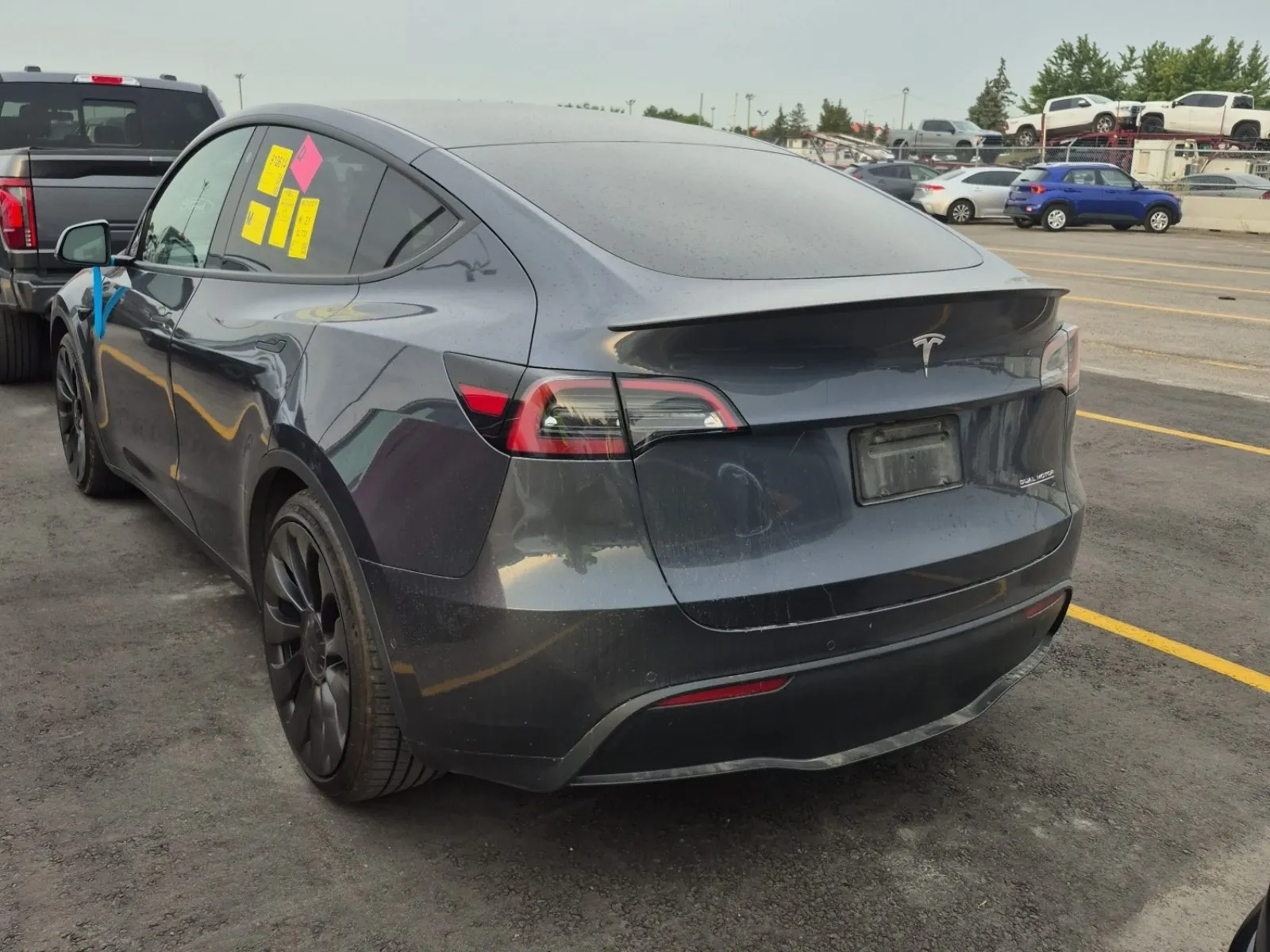 Driver Rear 3/4 Photo