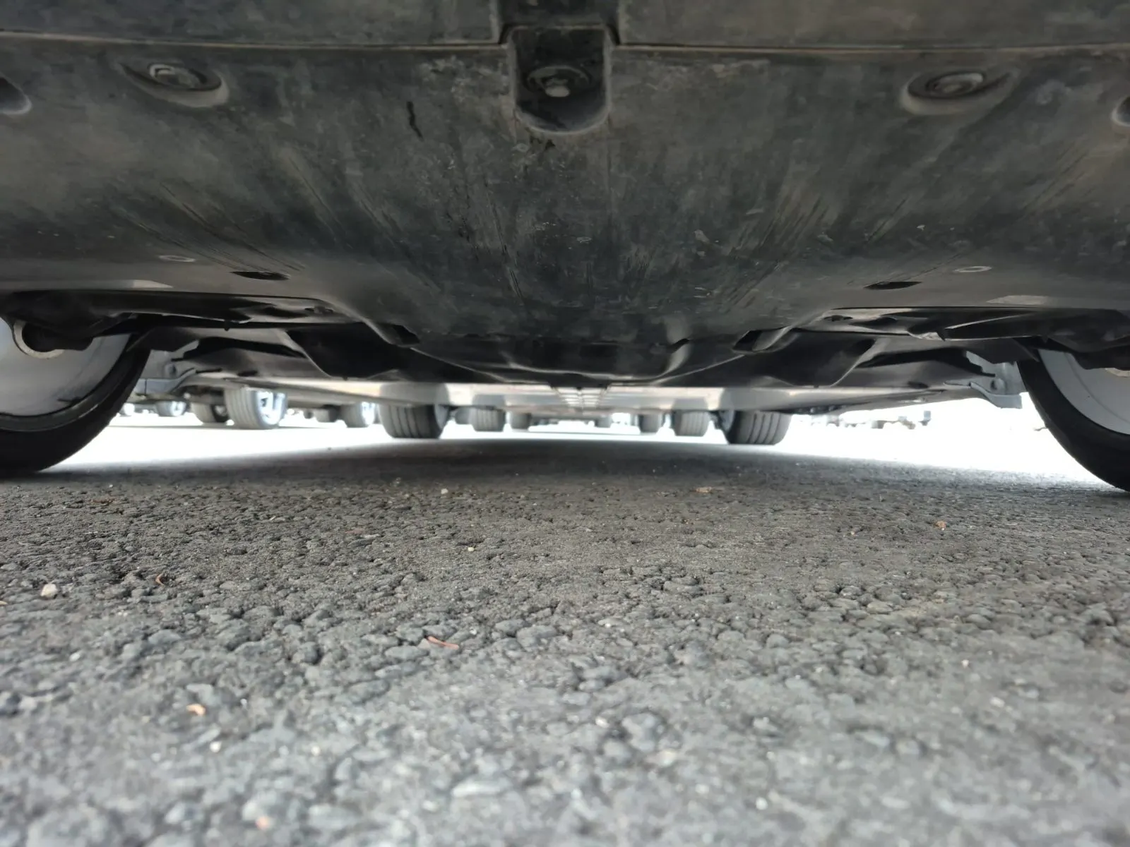 Undercarriage - Rear Photo