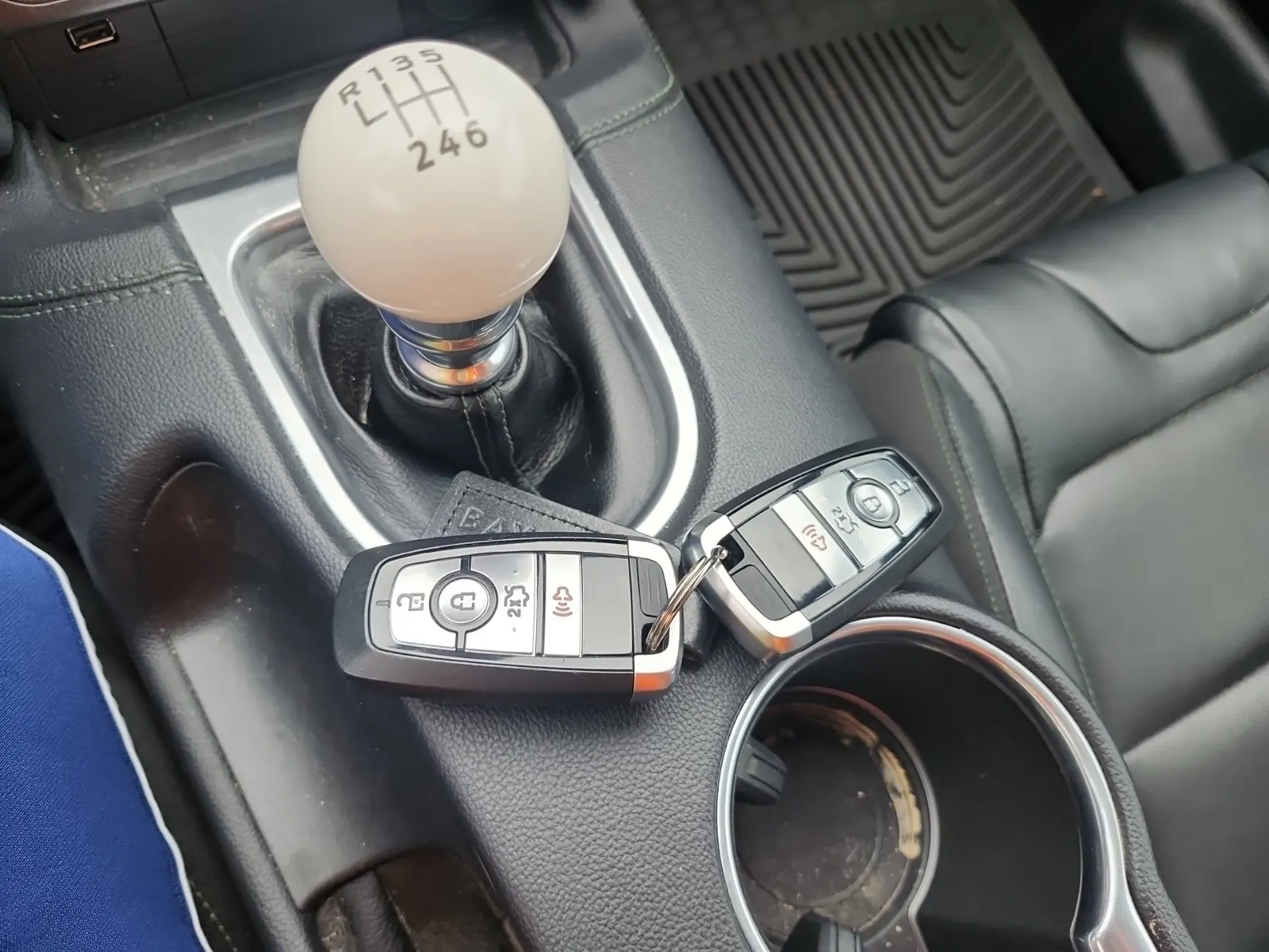 Keys/Fobs/Manual Photo