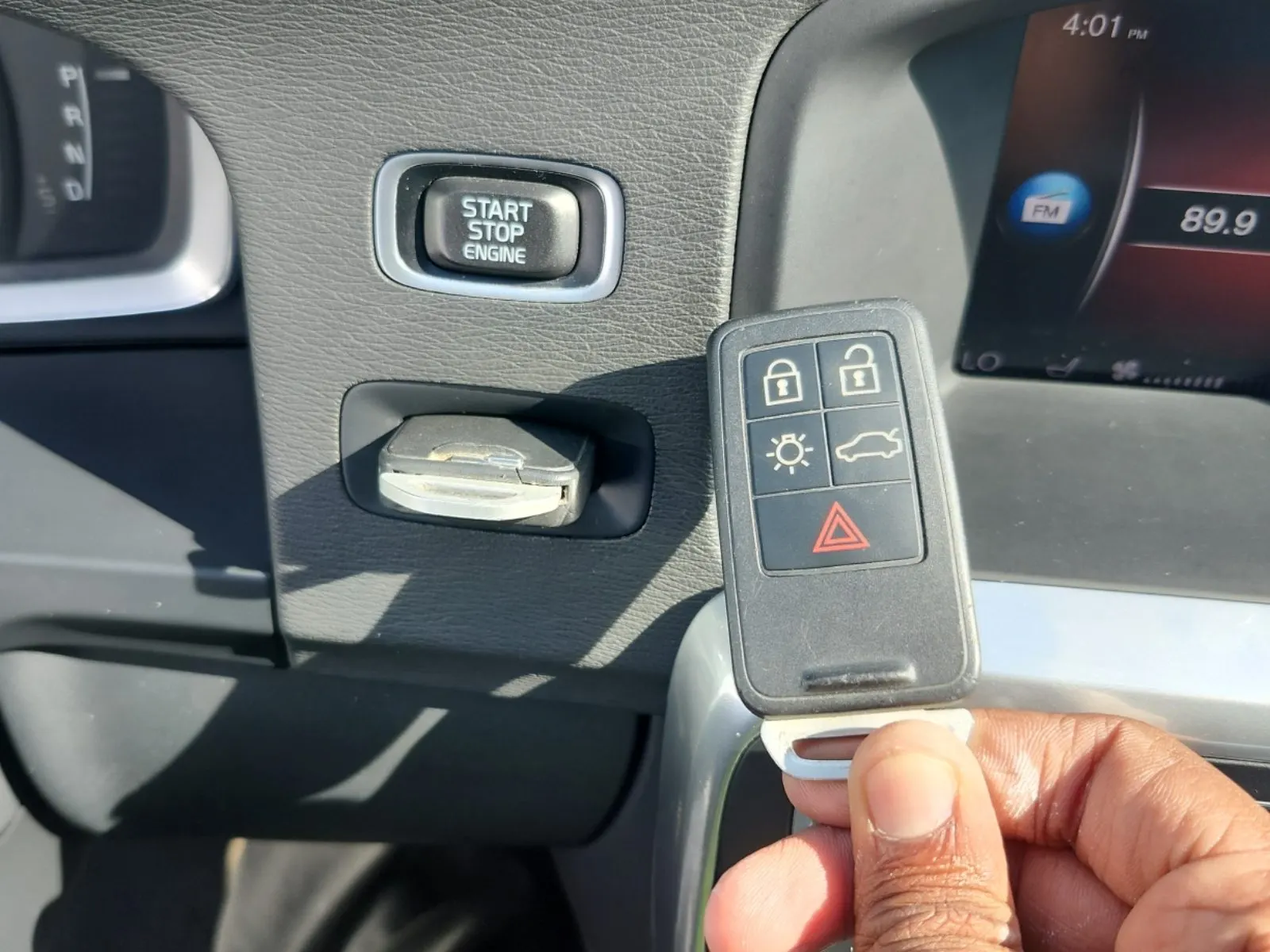 Keys/Fobs/Manual Photo