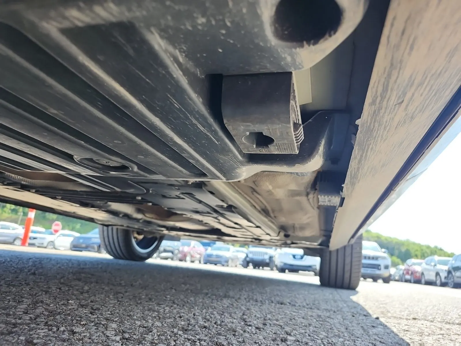 Undercarriage - Passenger Photo