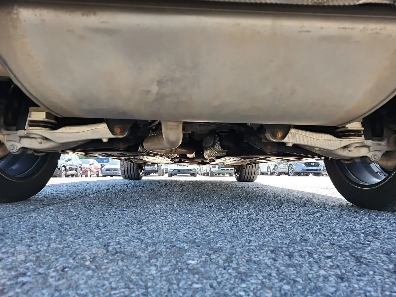 Undercarriage - Rear Photo