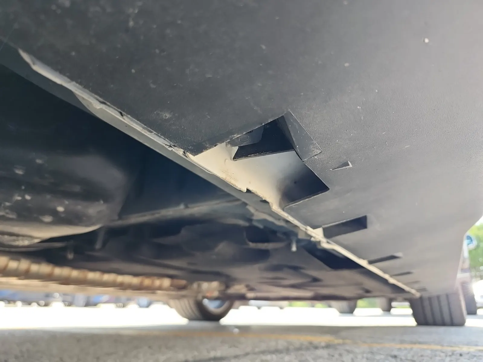 Undercarriage - Passenger Photo