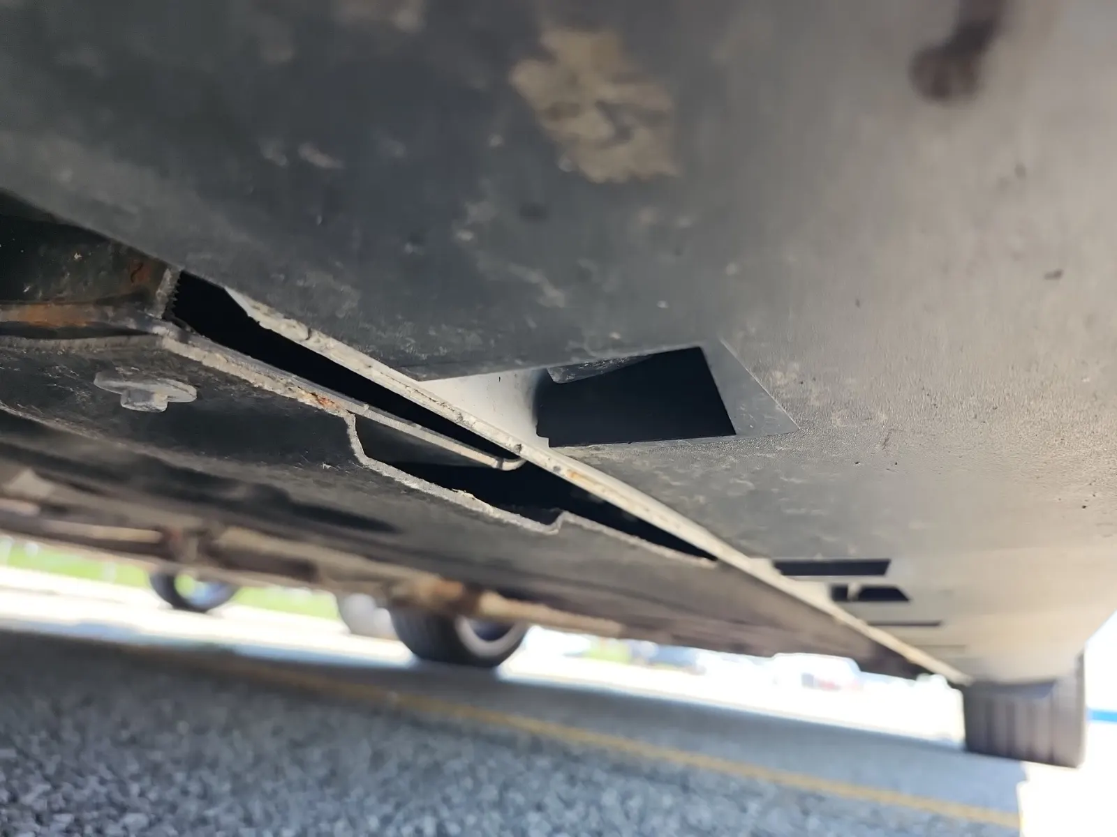 Undercarriage - Driver Photo