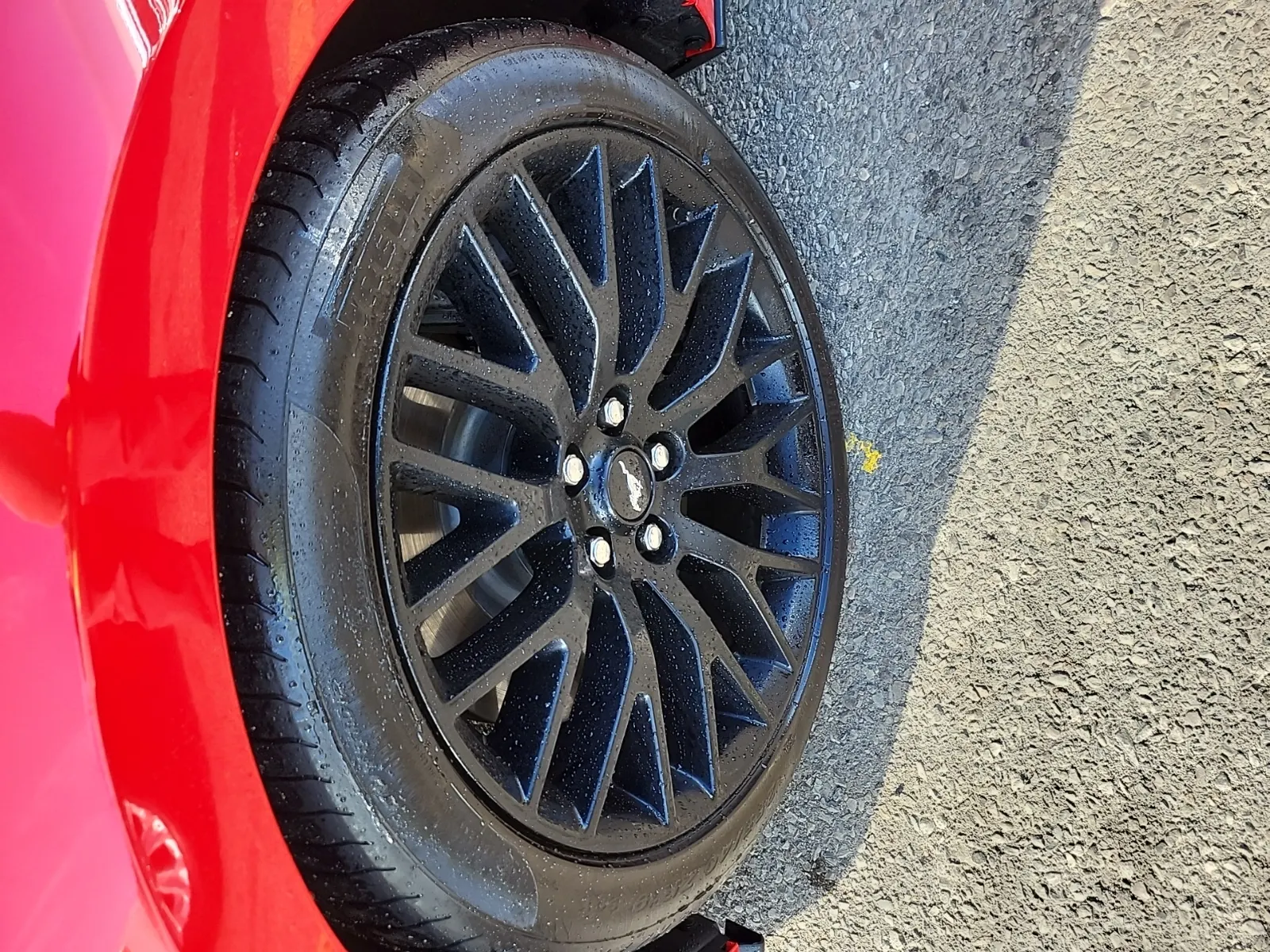 Front driver wheel/tire photo