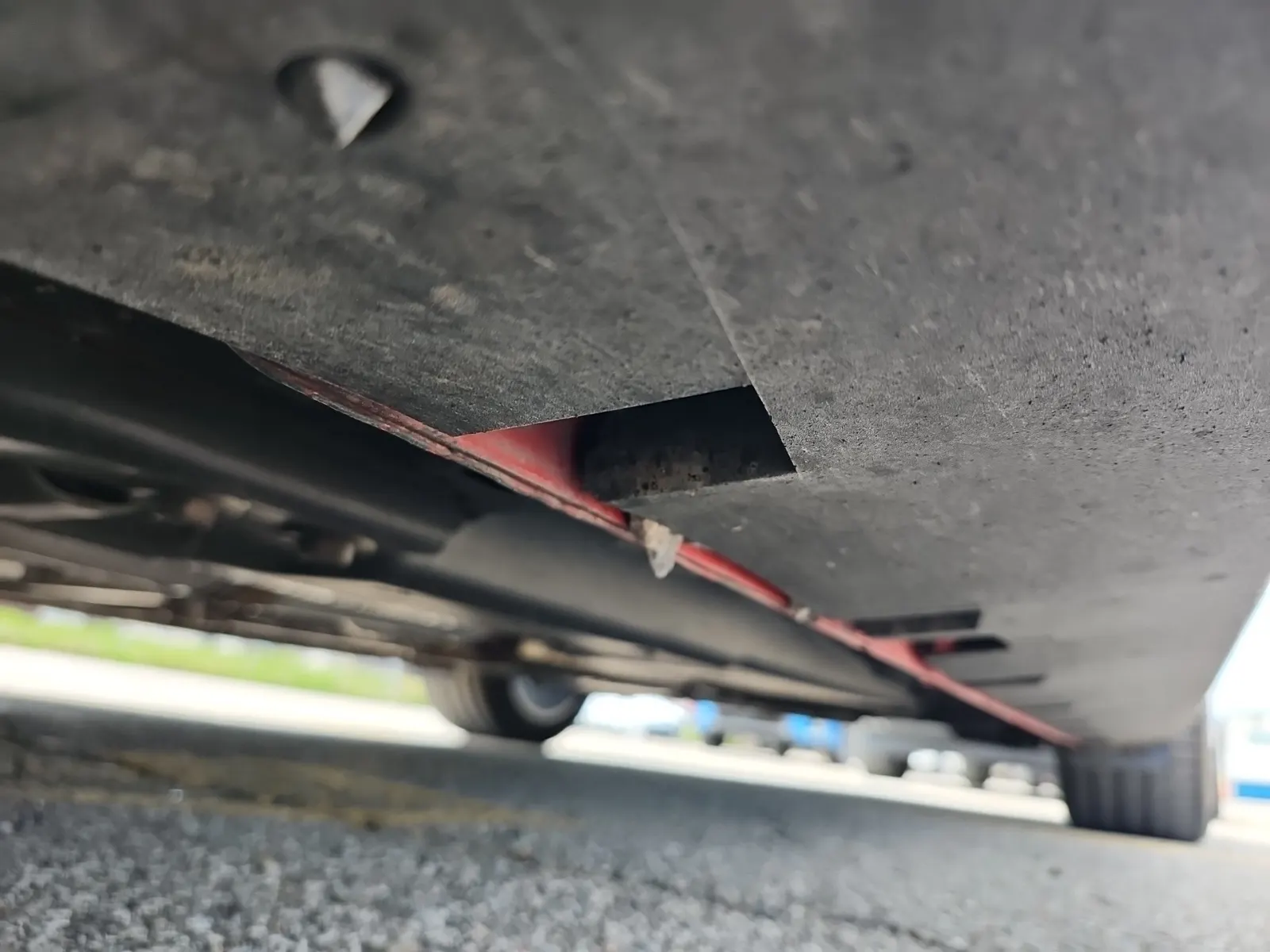 Undercarriage - Driver Photo