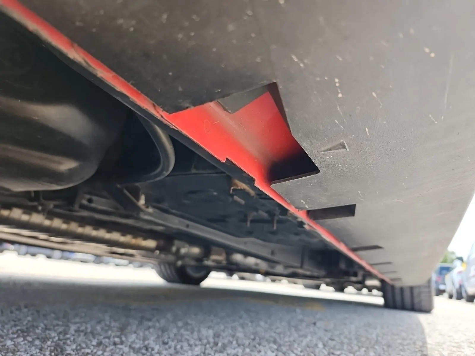 Undercarriage - Passenger Photo