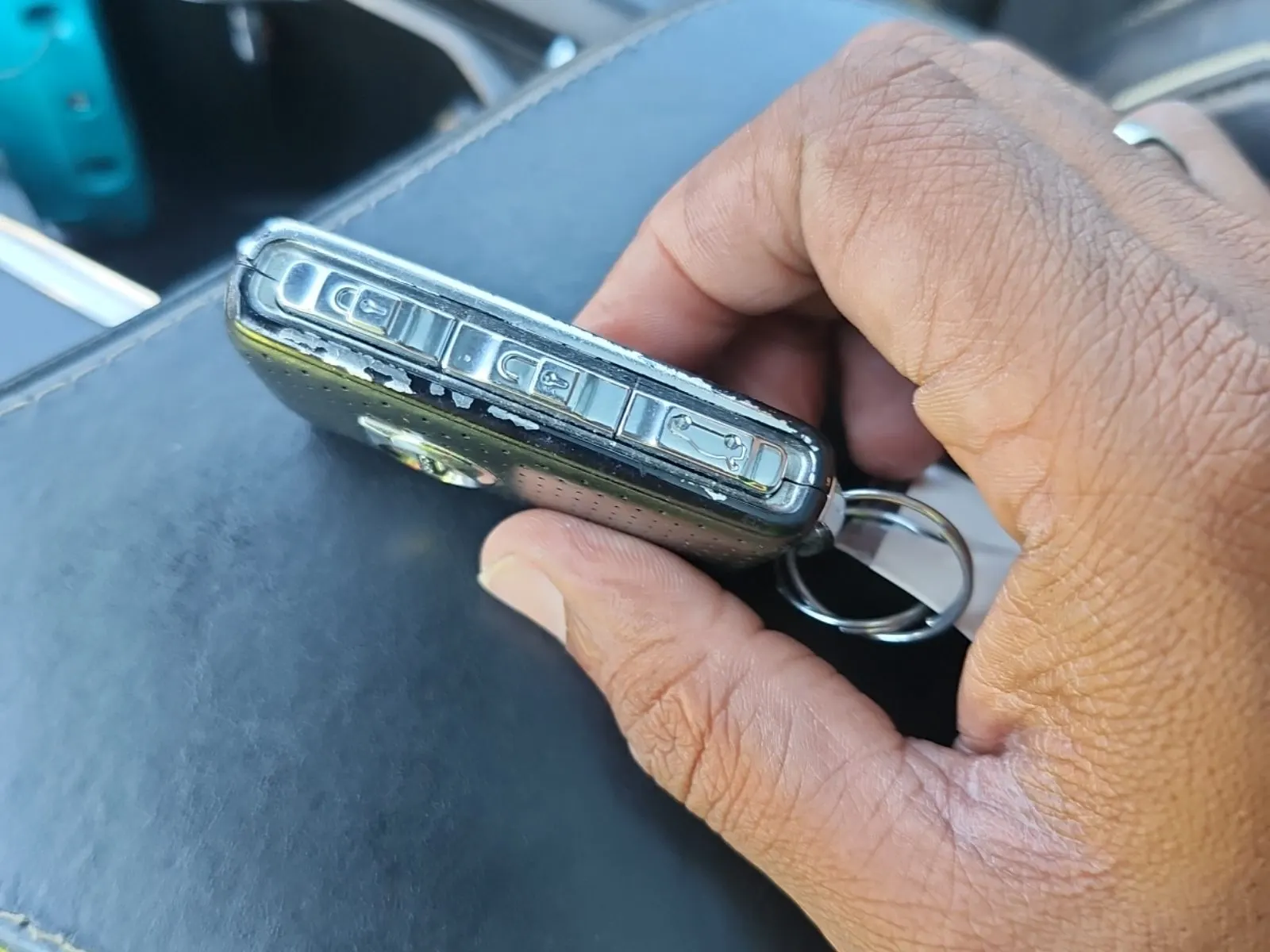 Keys/Fobs/Manual Photo