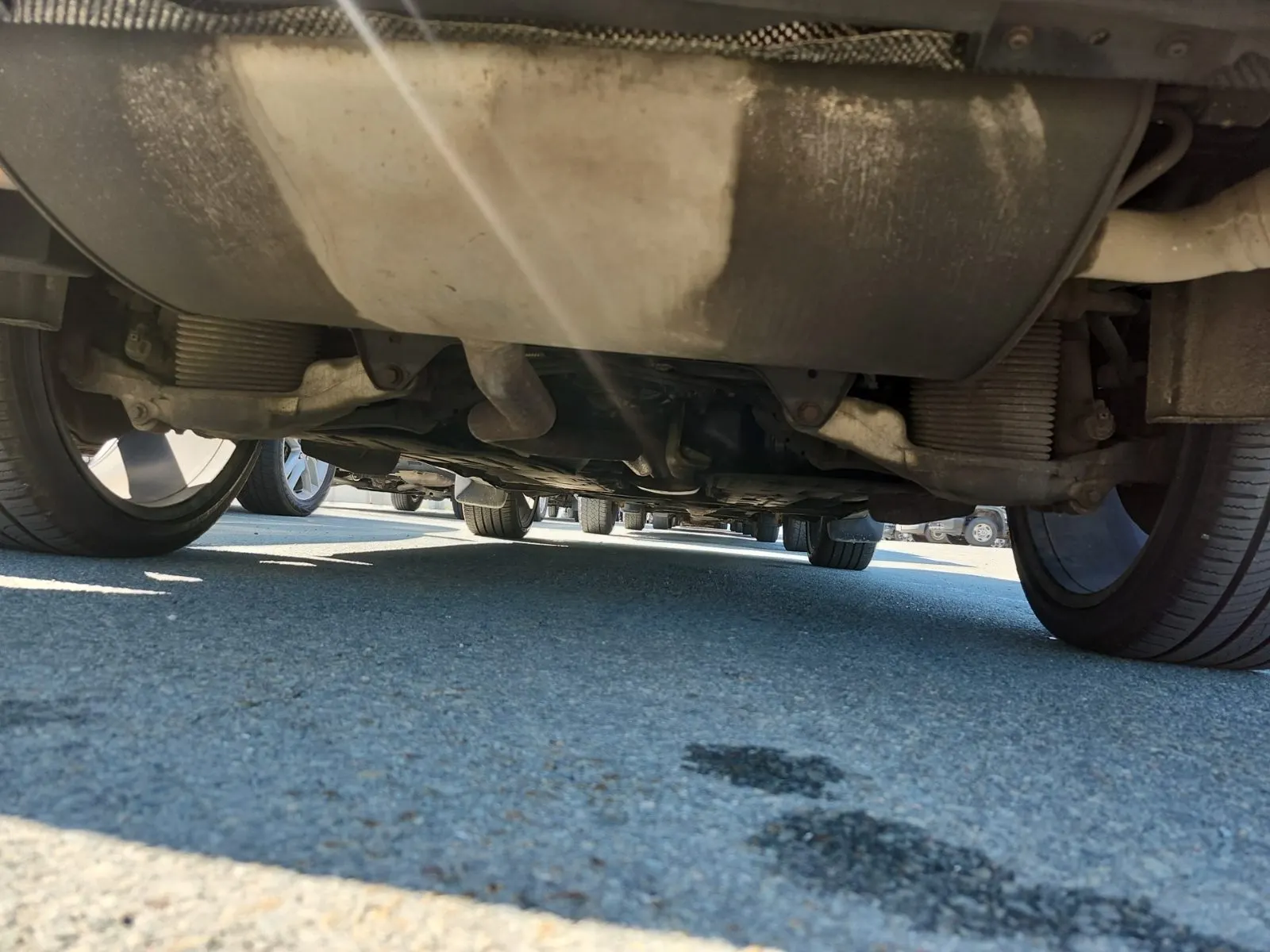 Undercarriage - Rear Photo