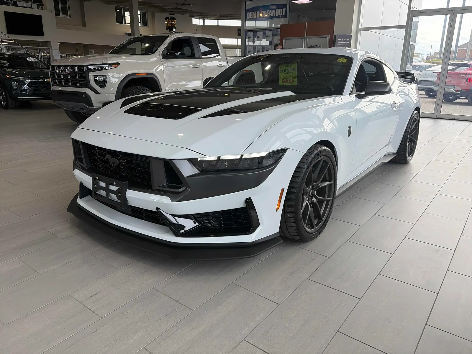 3/4 Front (Main image)