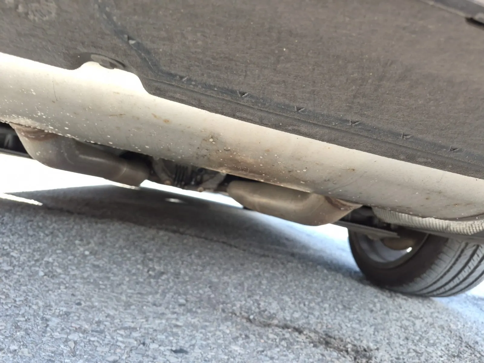 Undercarriage - Rear Photo