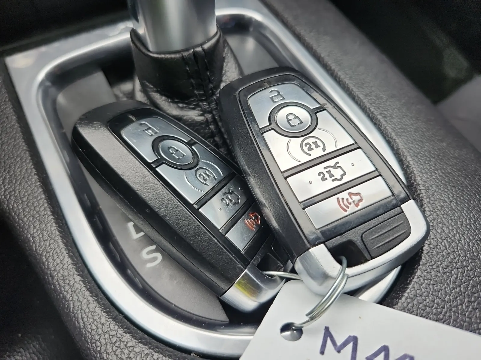 Keys/Fobs/Manual Photo