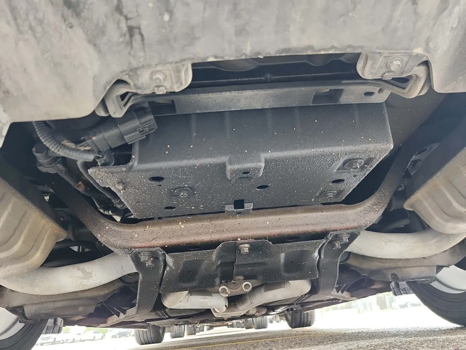 Undercarriage - Rear Photo