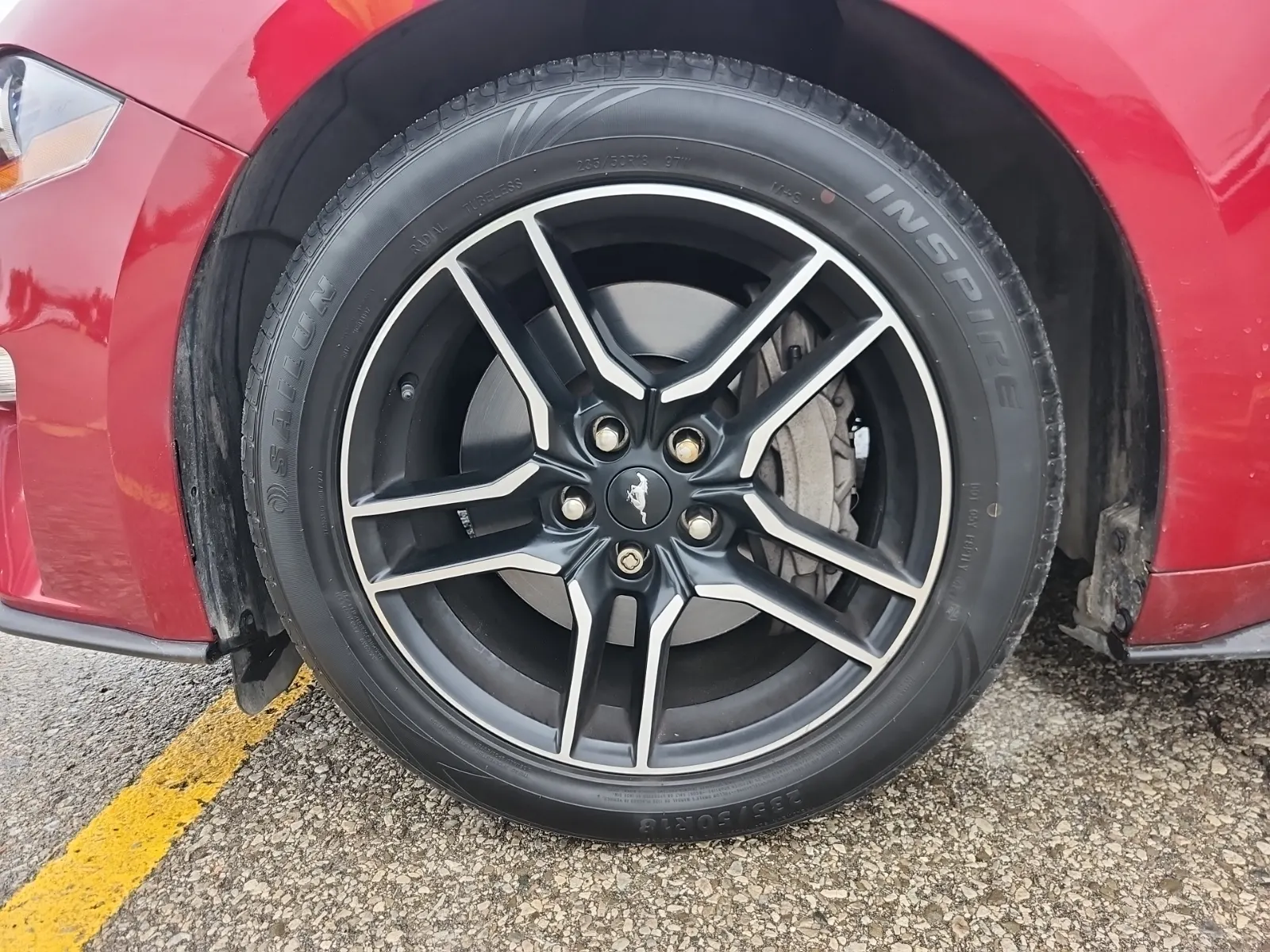 Front driver wheel/tire photo