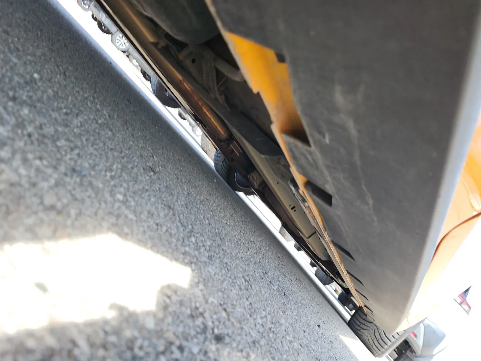 Undercarriage - Passenger Photo