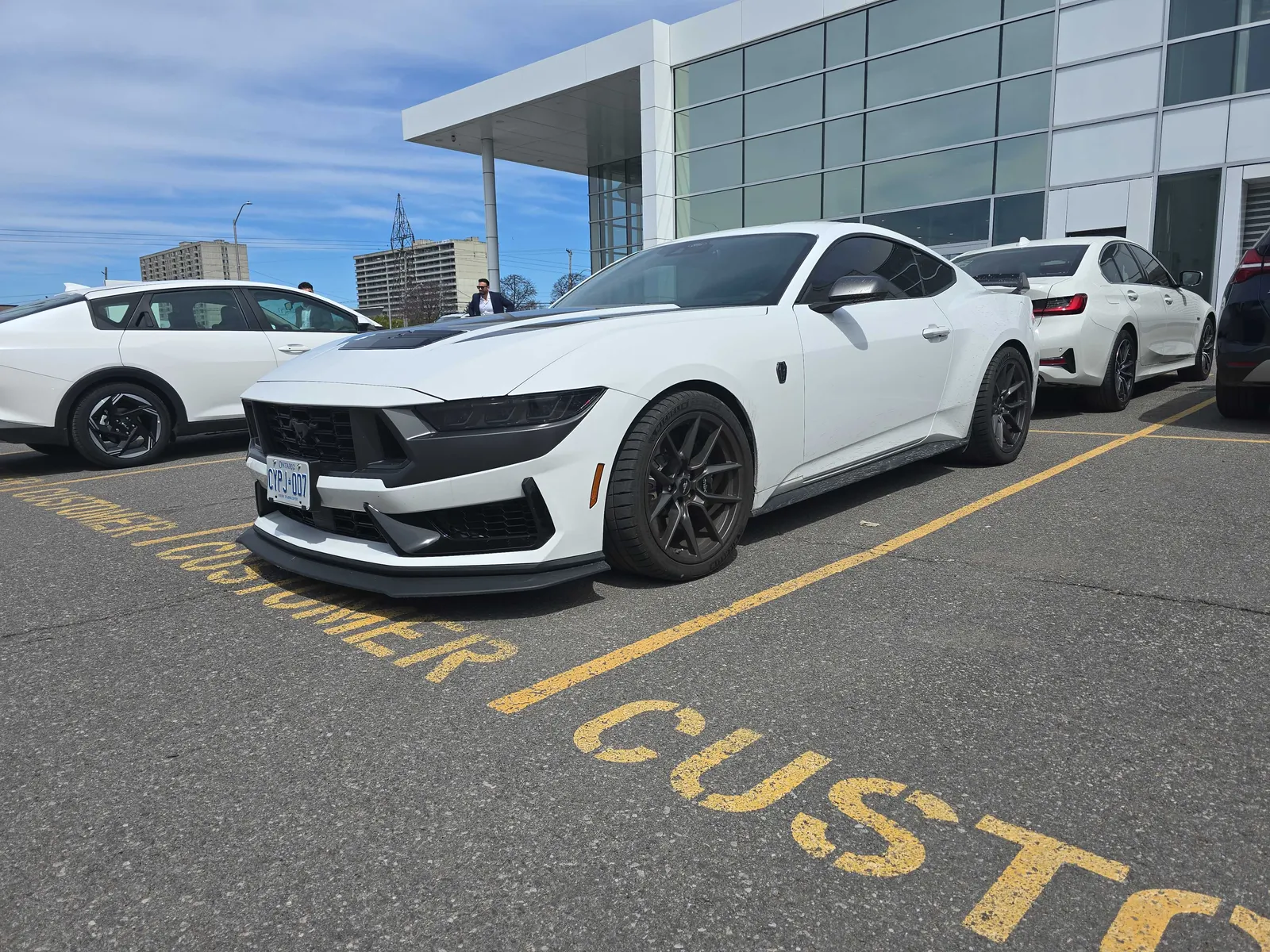 3/4 Front (Main image)