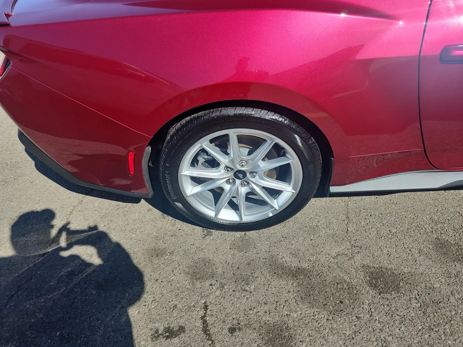 Right Rear Wheel/Tire Photo