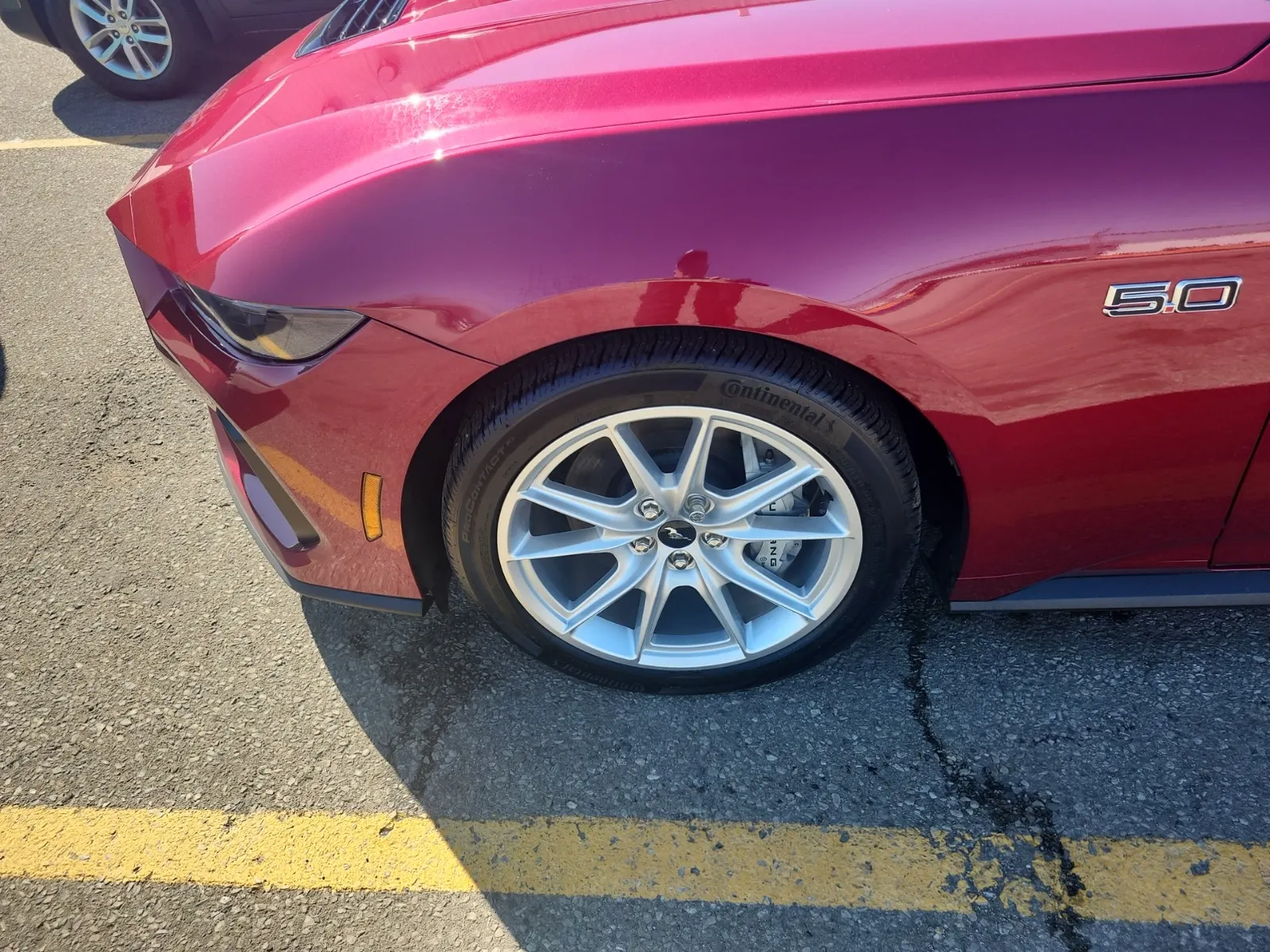 Front driver wheel/tire photo