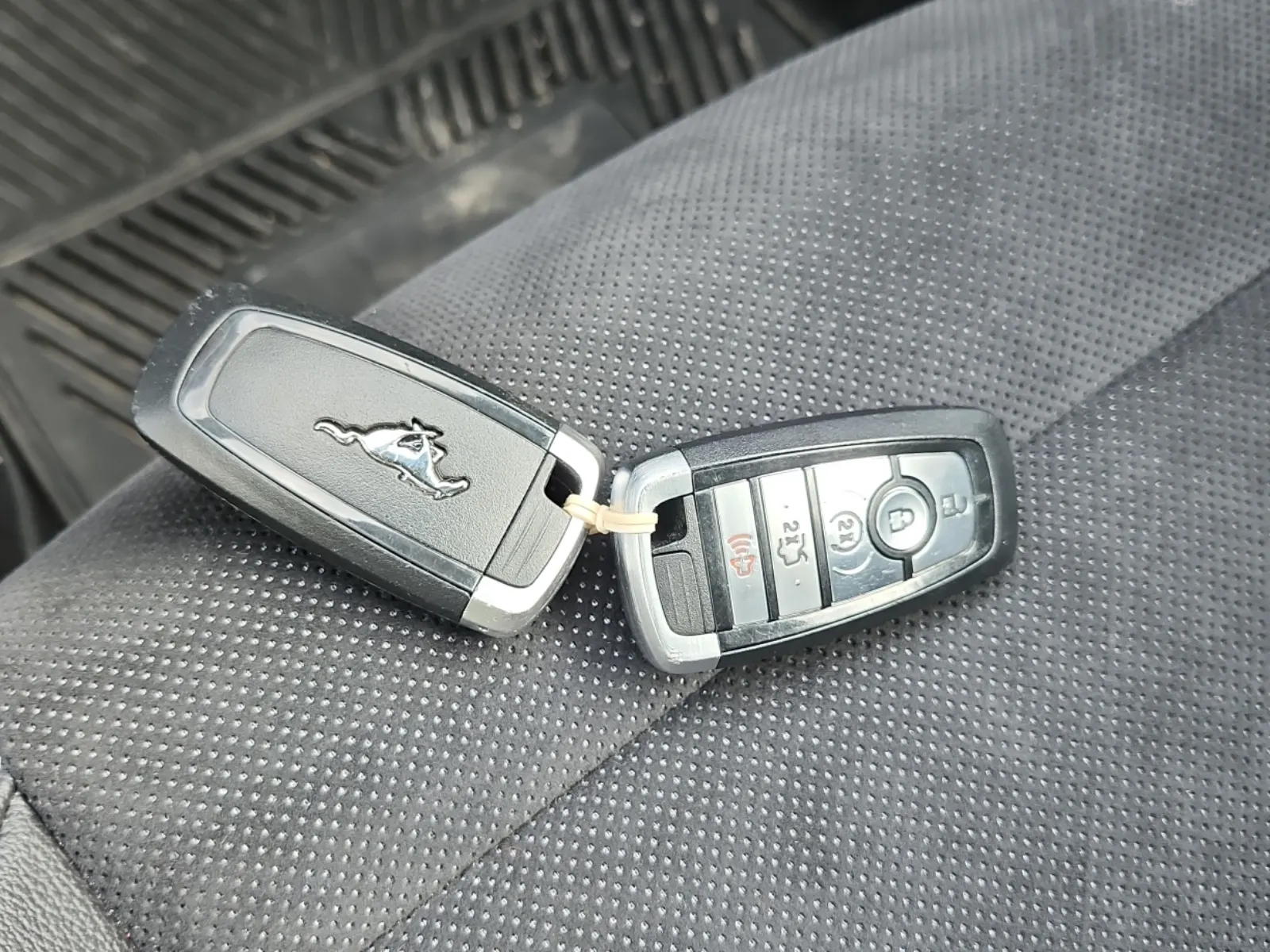 Keys/Fobs/Manual Photo