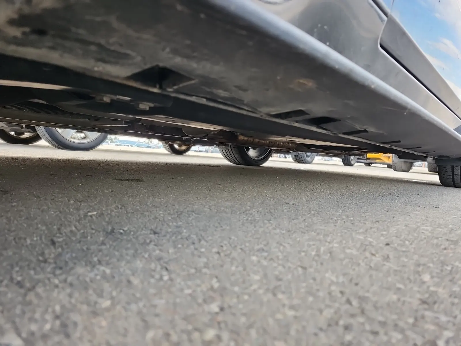 Undercarriage - Driver Photo