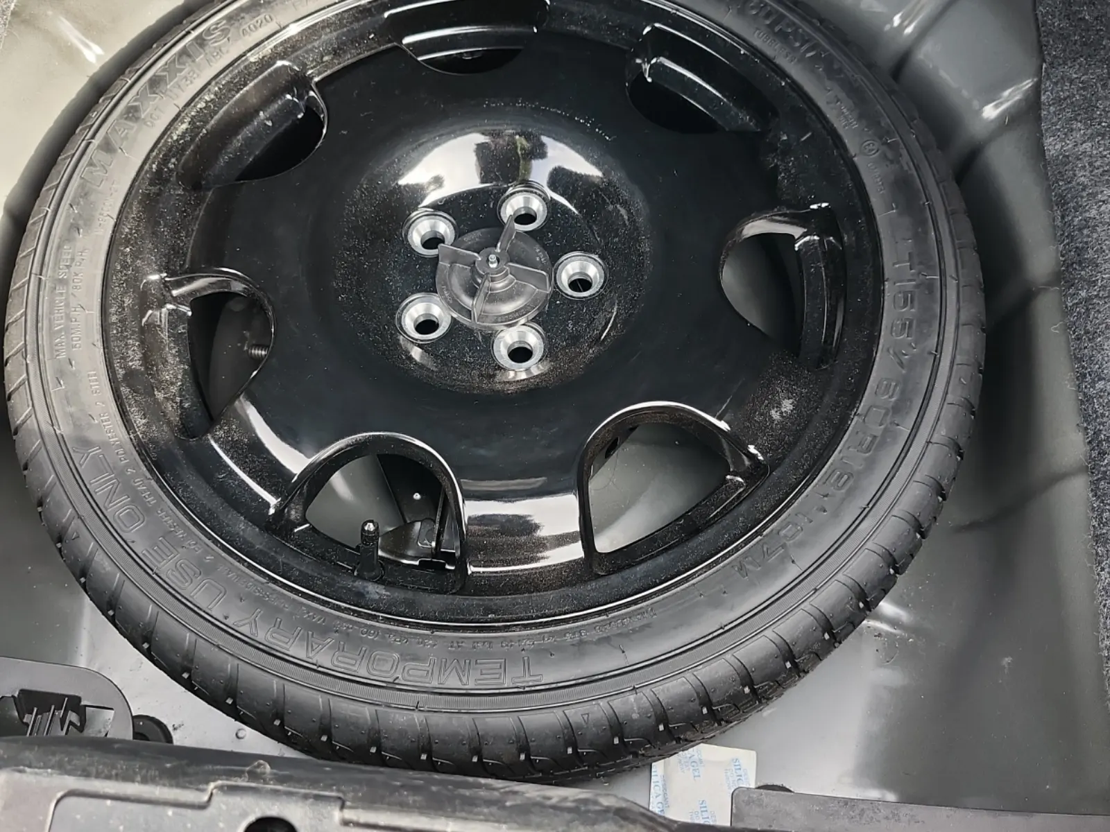 Spare Tire & Wheel Photo