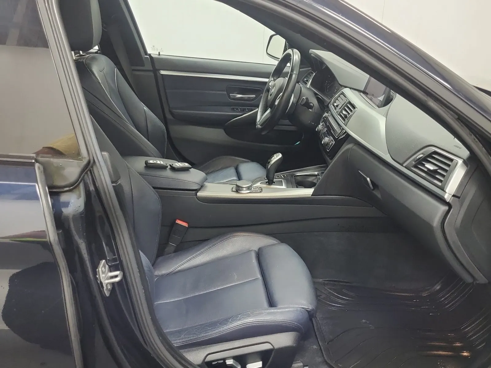 Right Side Interior Photo