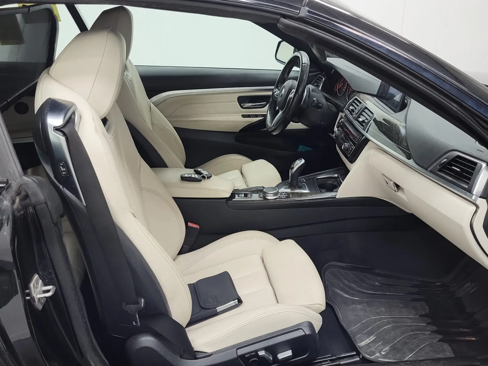 Right Side Interior Photo