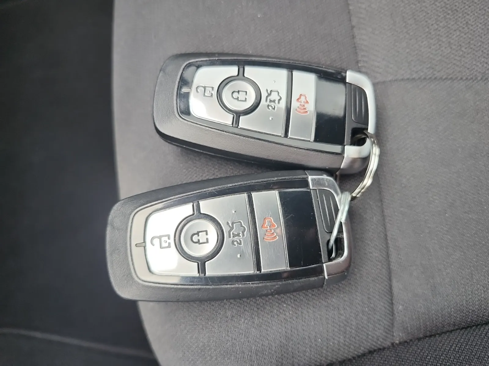 Keys/Fobs/Manual Photo