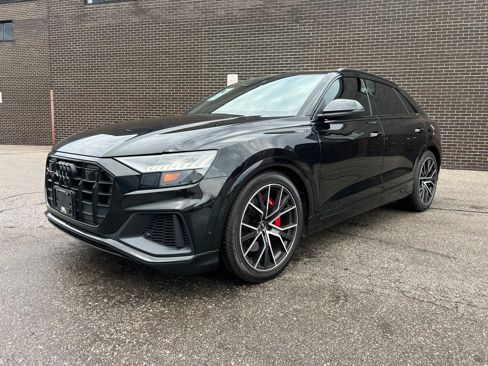 3/4 Front (Main image)