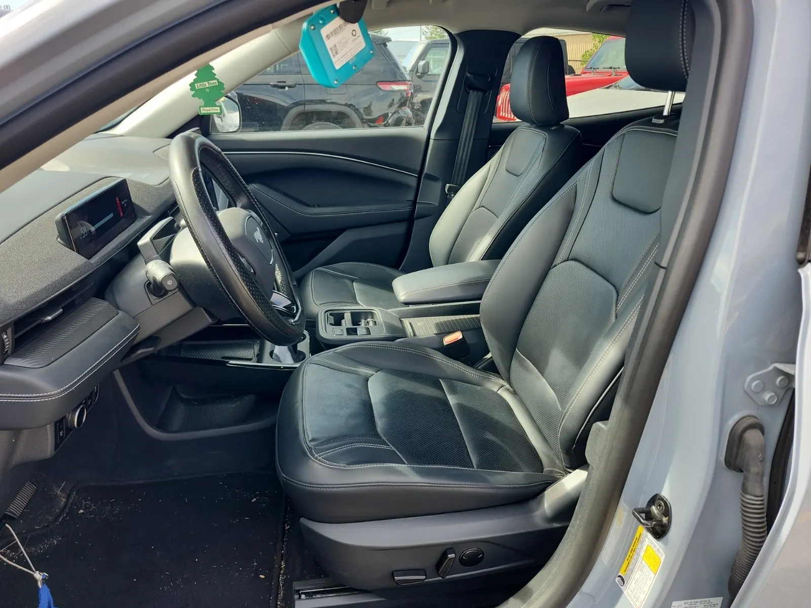 Front Interior Photo