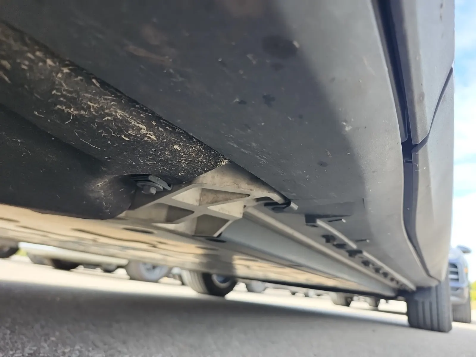 Undercarriage - Driver Photo