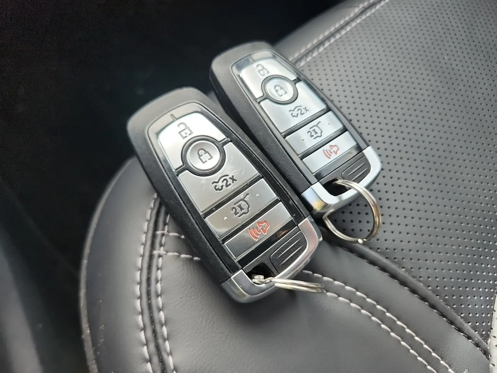 Keys/Fobs/Manual Photo