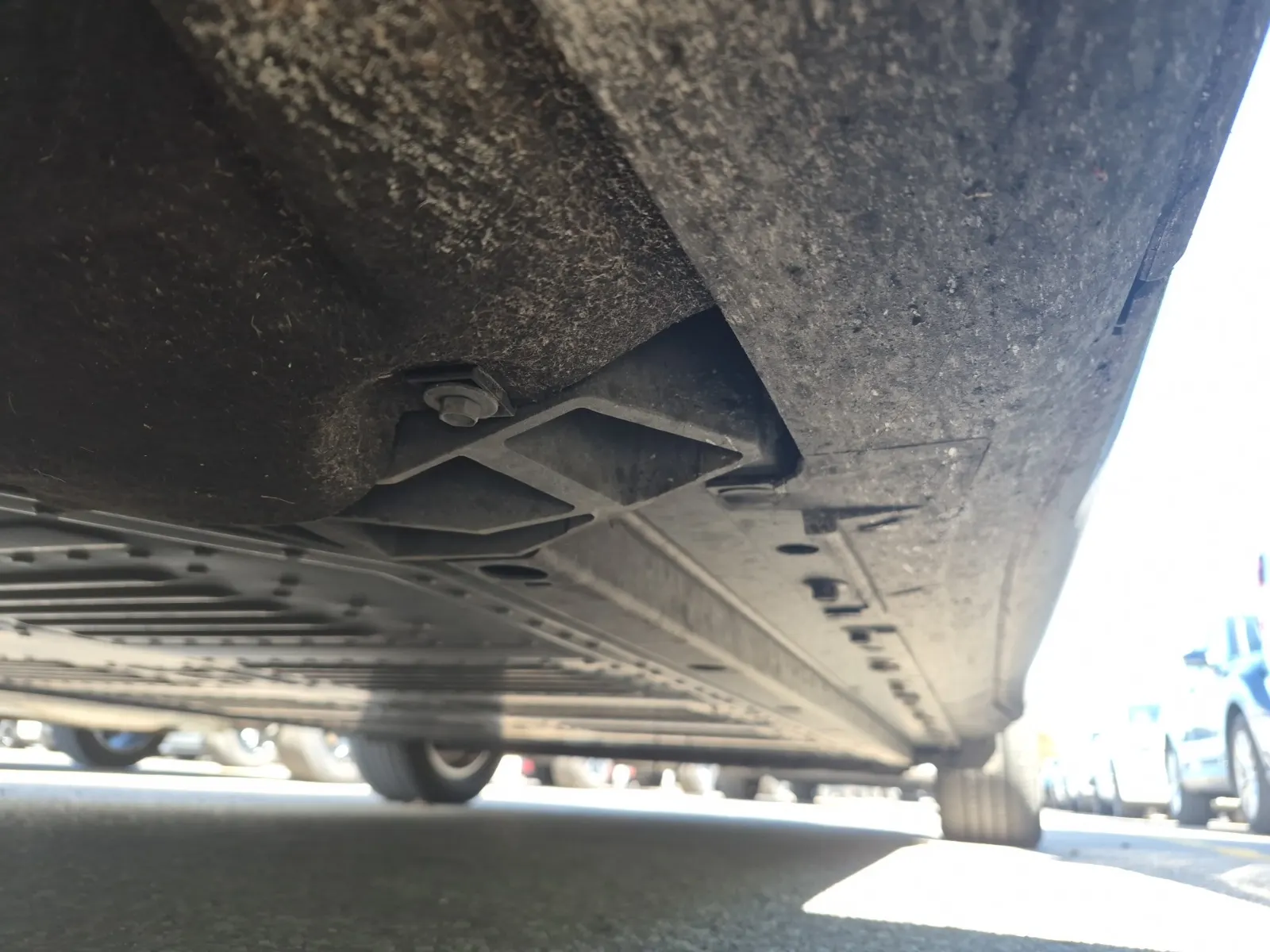 Undercarriage - Driver Photo