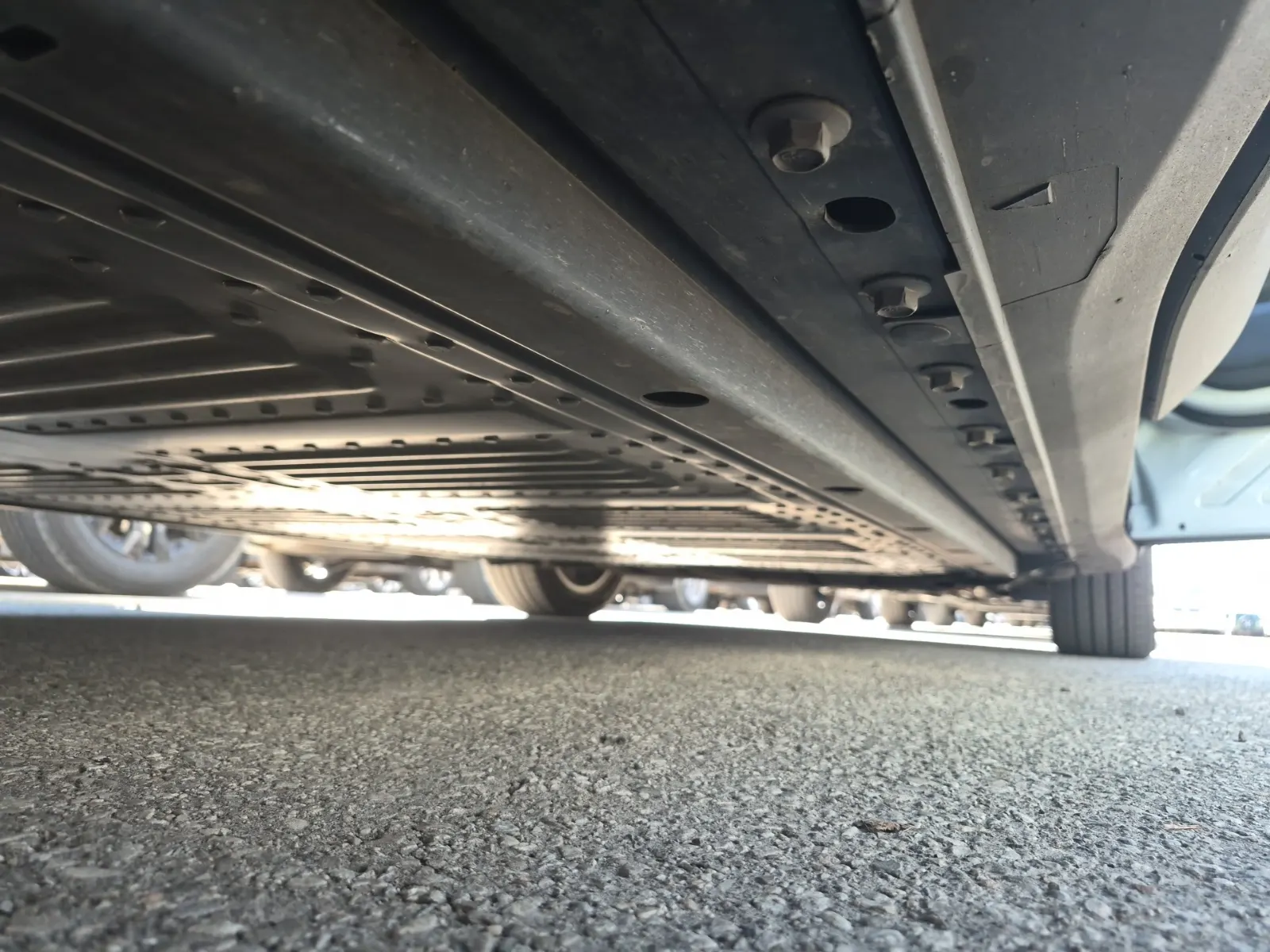 Undercarriage - Passenger Photo