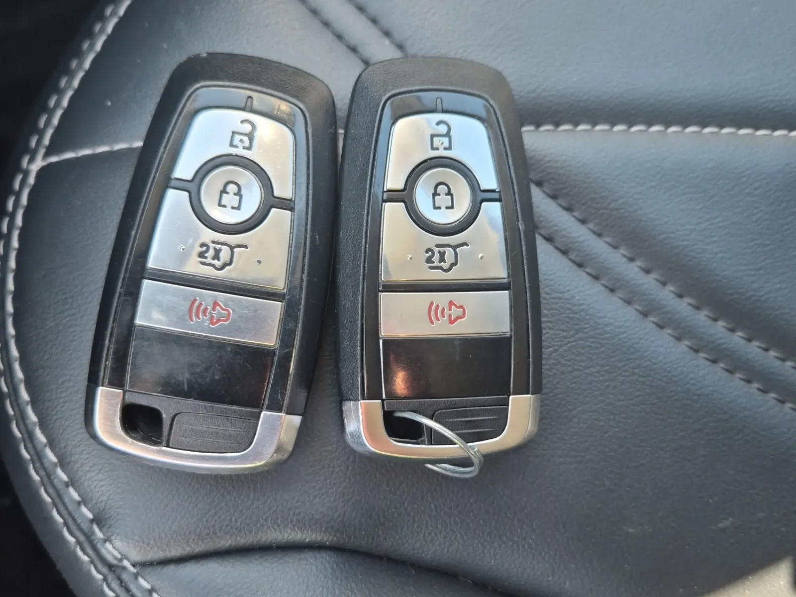 Keys/Fobs/Manual Photo