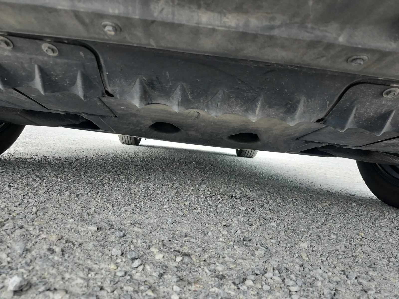 Undercarriage - Rear Photo