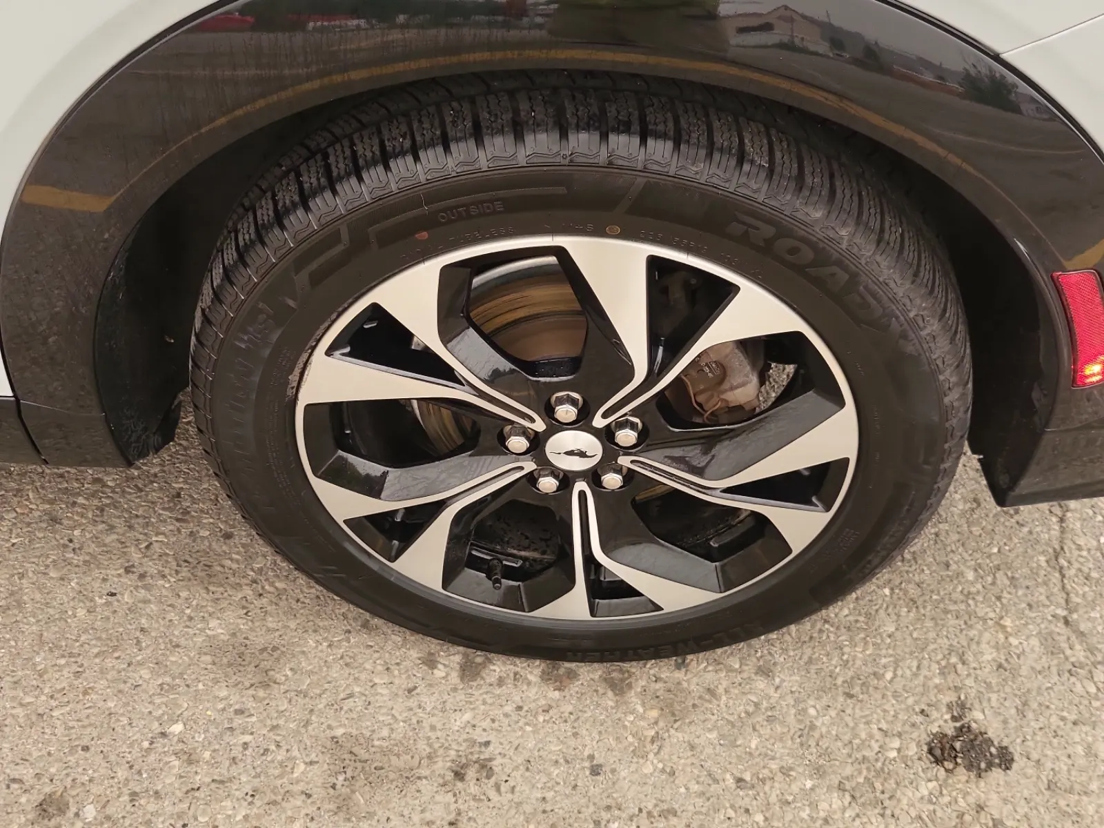 Left Rear Wheel/Tire Photo