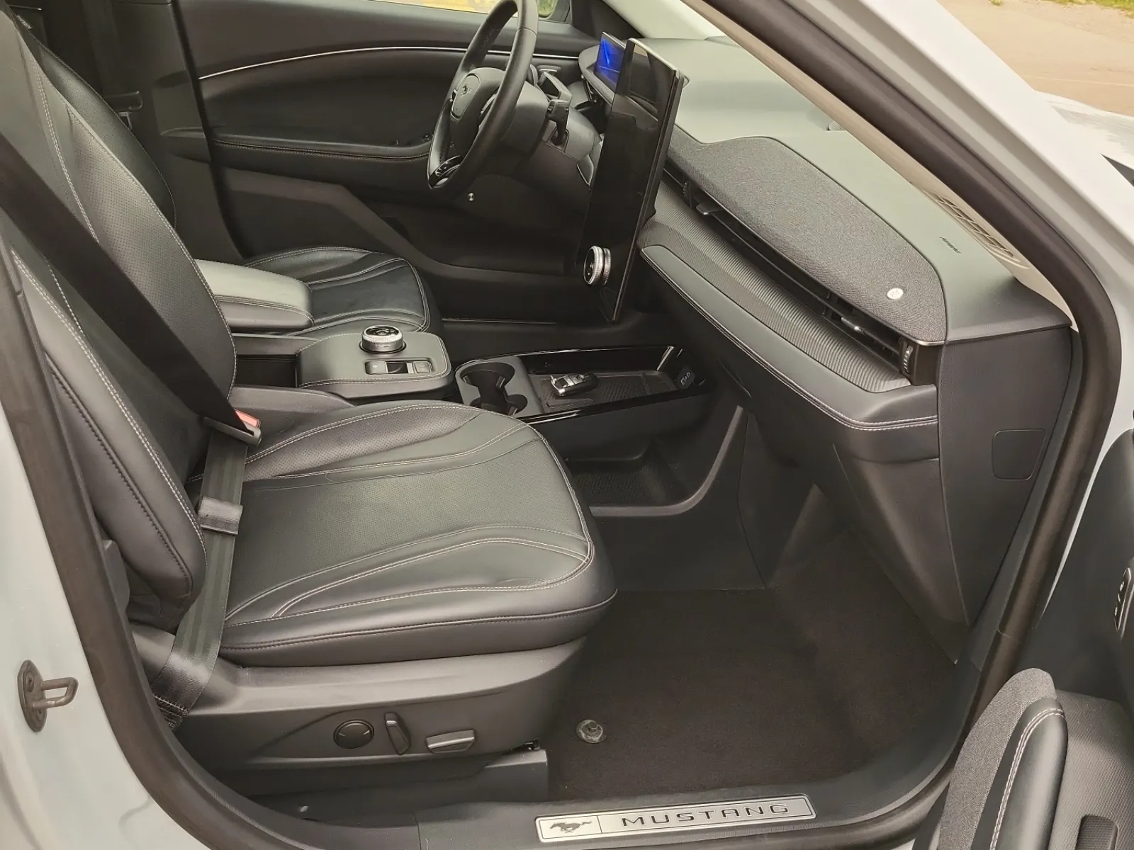 Right Side Interior Photo