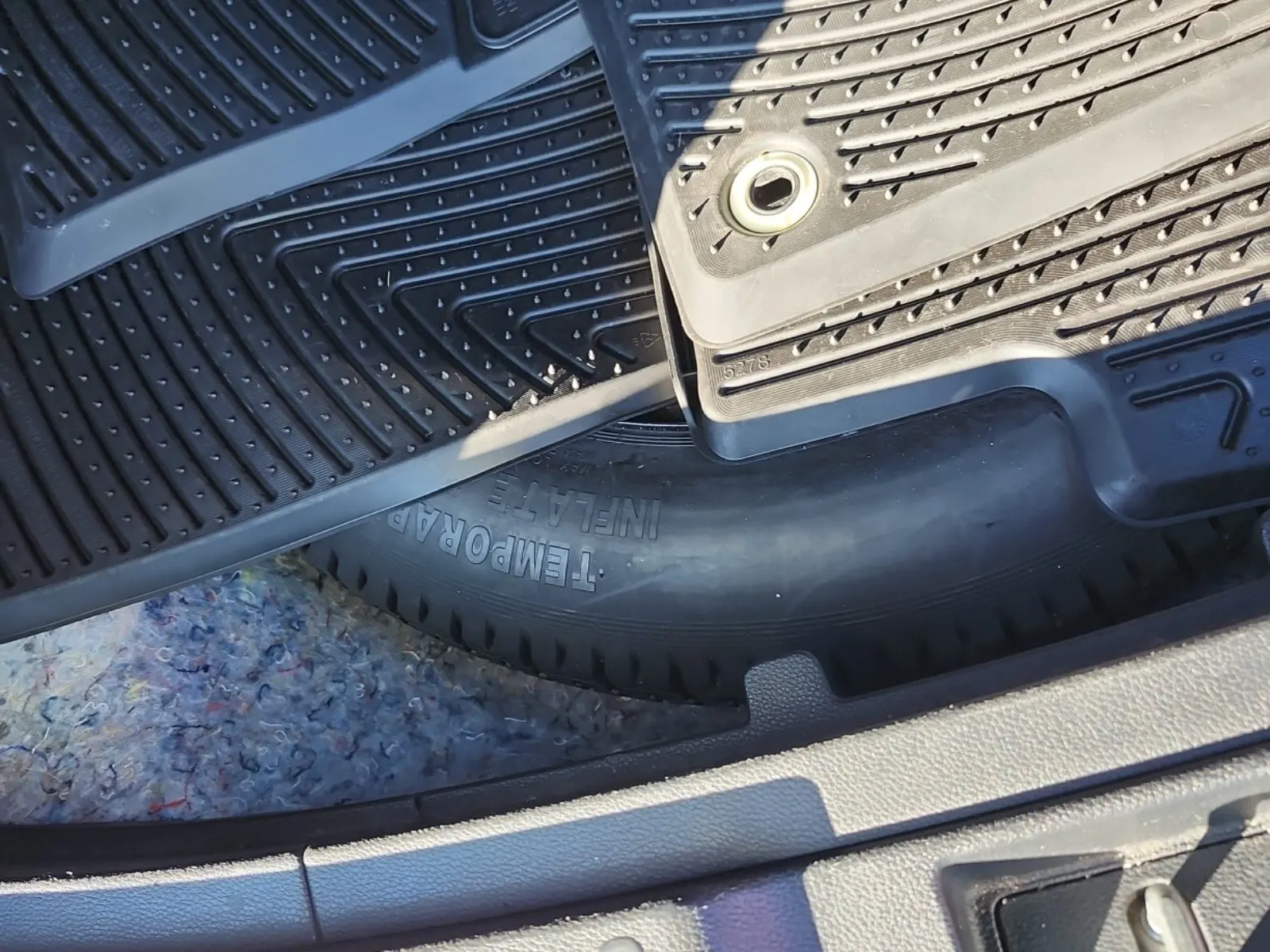 Spare Tire & Wheel Photo