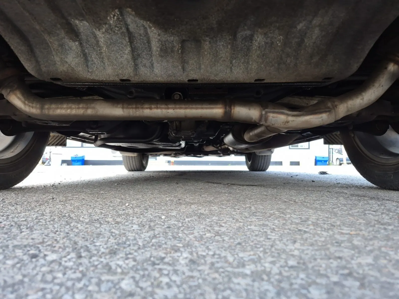 Undercarriage - Rear Photo