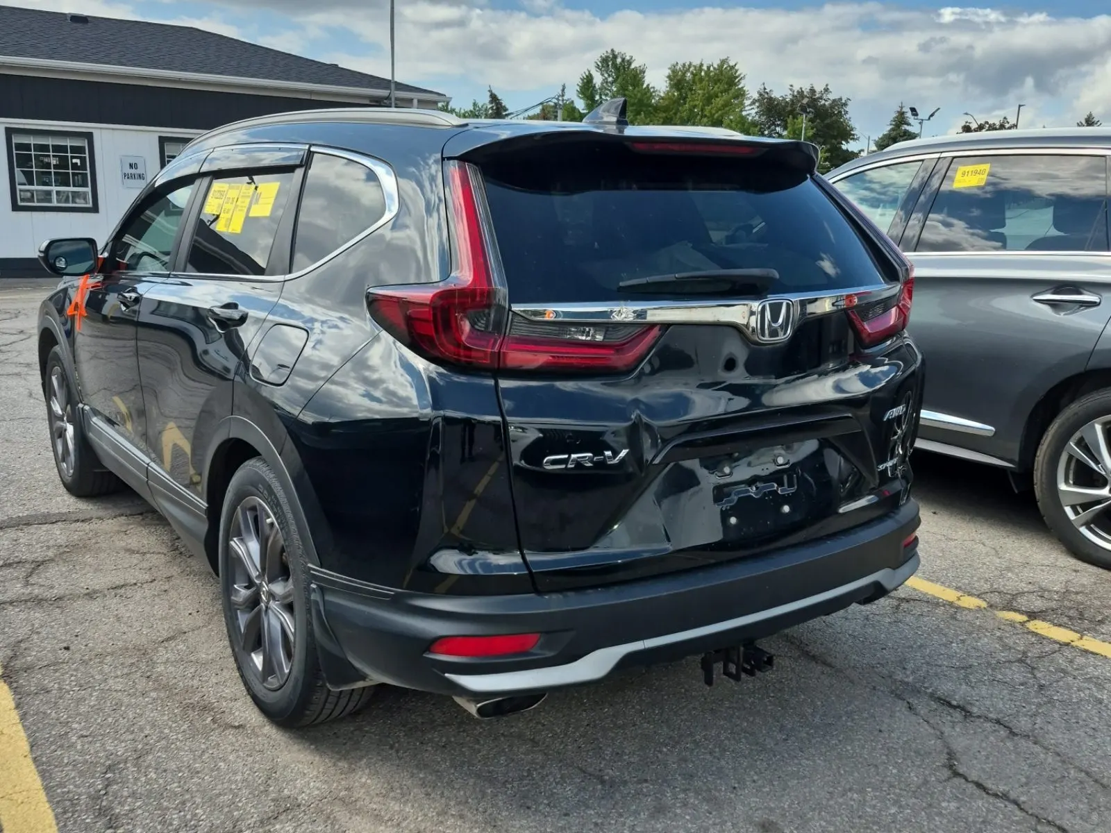 Driver Rear 3/4 Photo