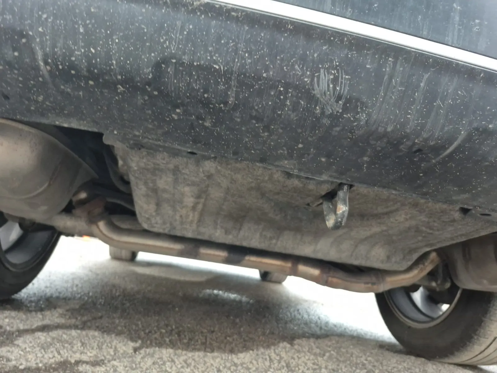 Undercarriage - Rear Photo