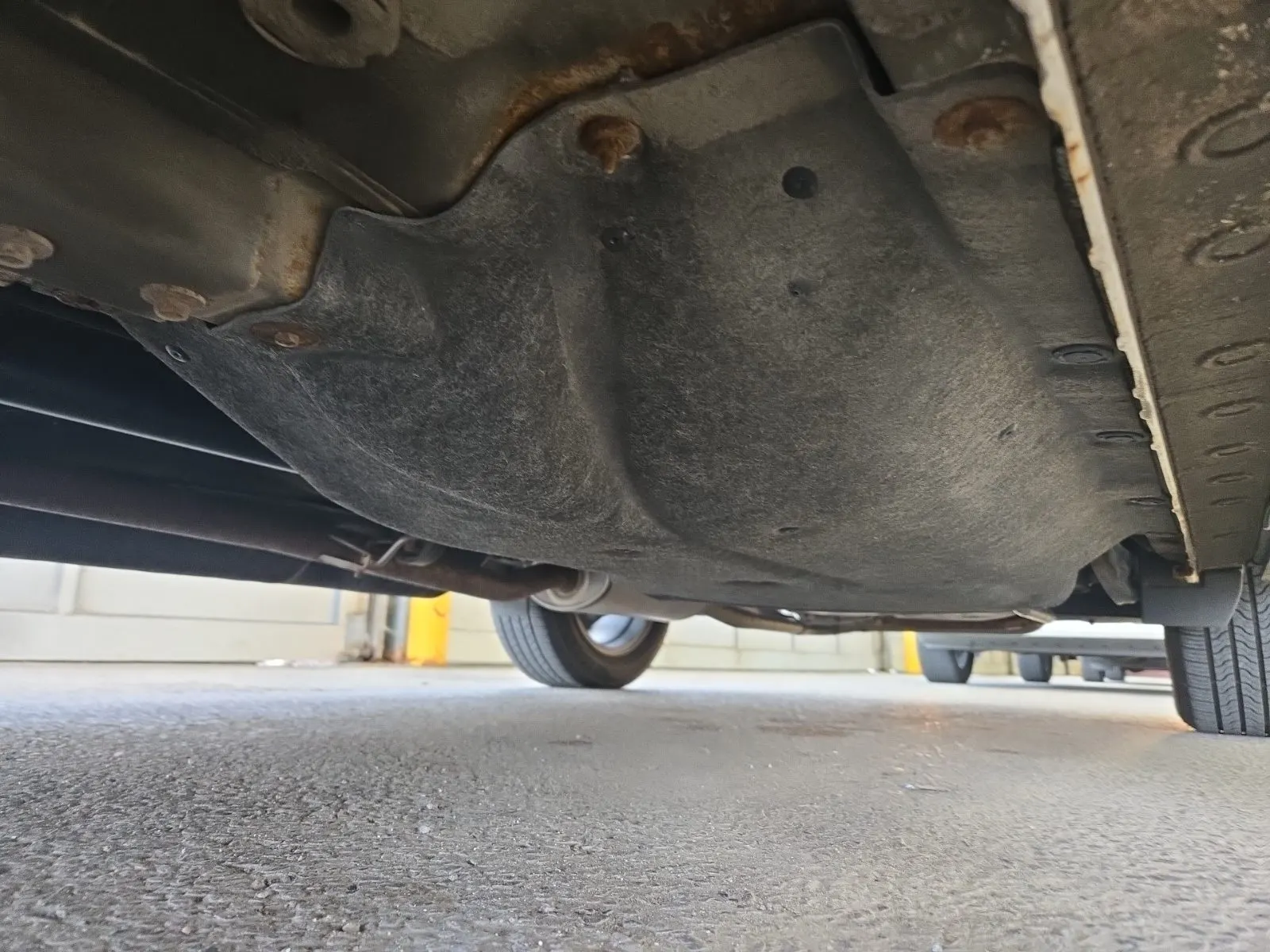 Undercarriage - Driver Photo