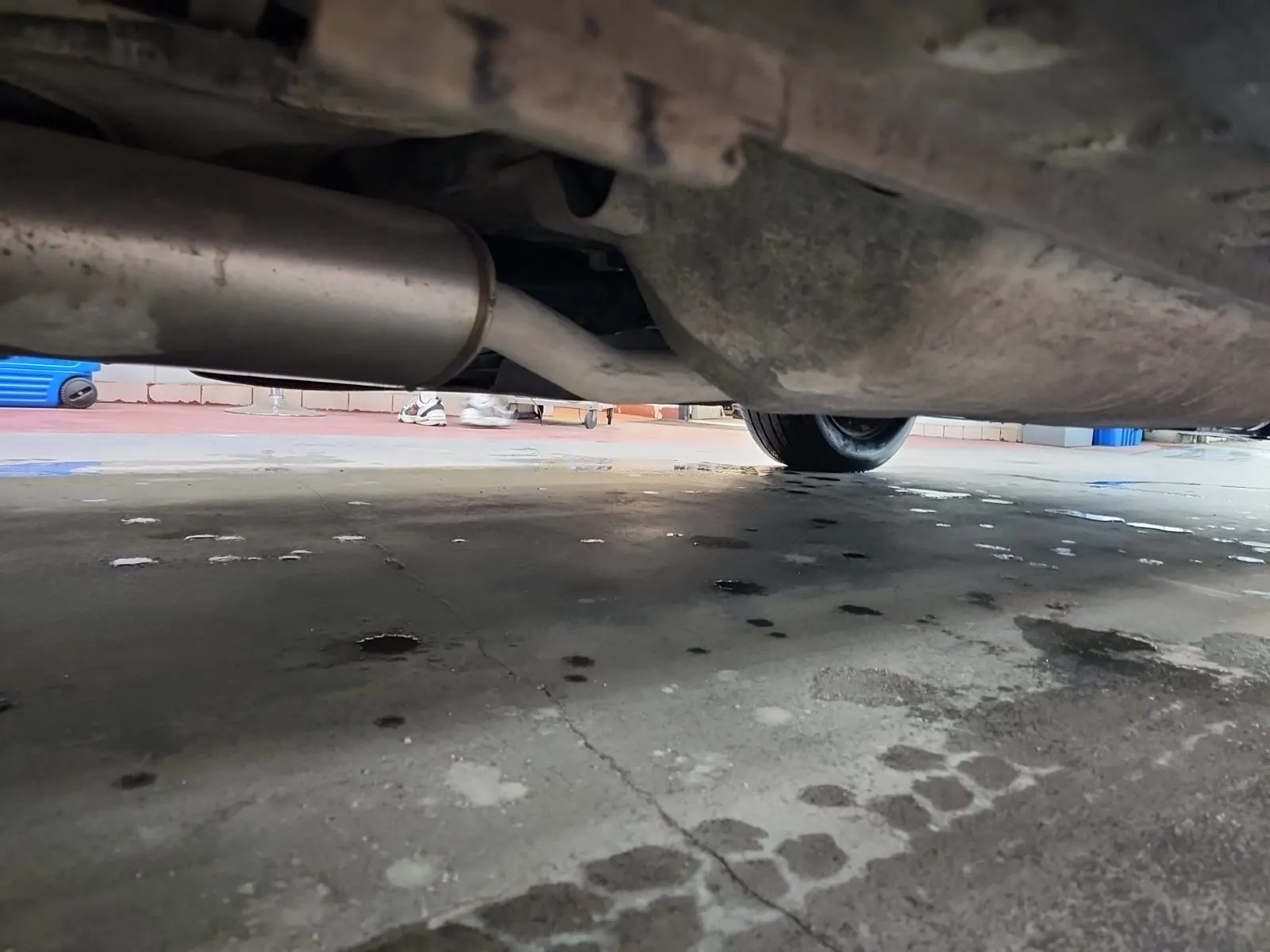 Undercarriage - Passenger Photo