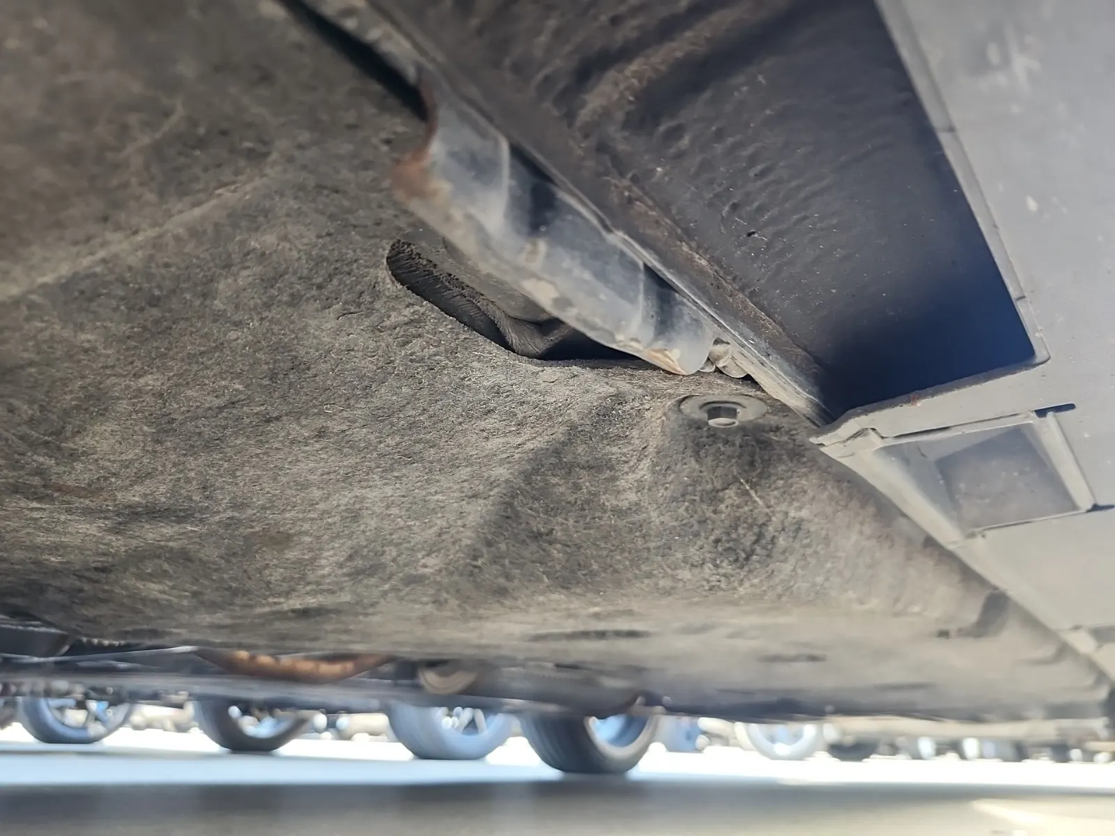 Undercarriage - Driver Photo